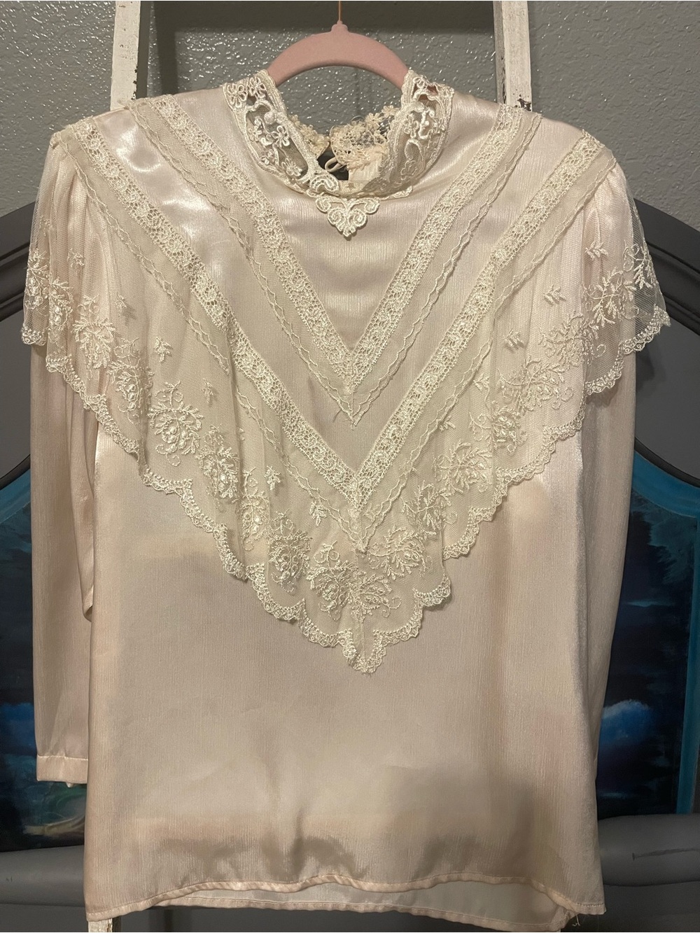 Elegant Lace-Trim Women's Blouse in Cream